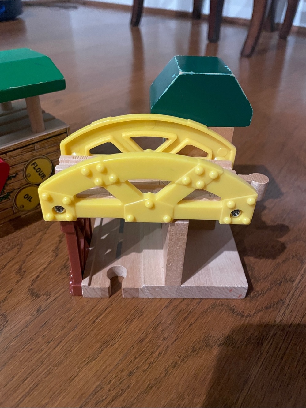 Lot of pieces Thomas the Train Wooden Railway Sodor Toll #5 & Arlesdale barrel - Picture 4 of 5